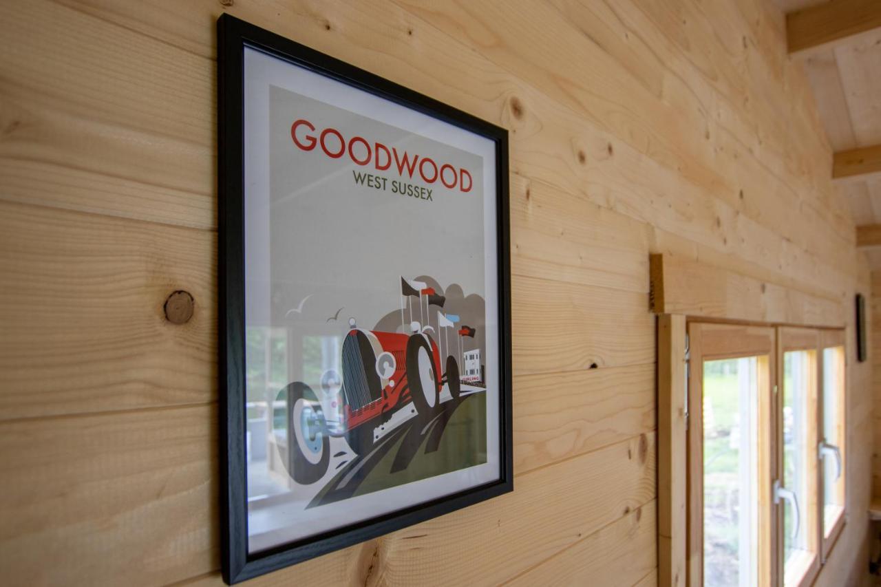 Choller Lake Lodges - Primrose Cabin With Private Hot Tub อารันเดล ภายนอก รูปภาพ